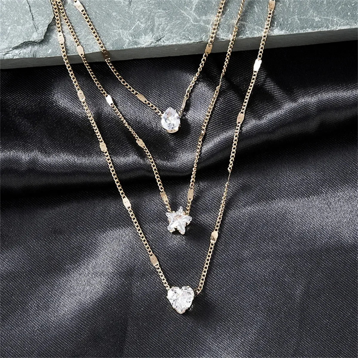 3Pcs/Set Vintage Rhinestone Heart Pendant Necklace Set for Women Multilayer Thin Chain Choker Bridal Jewelry