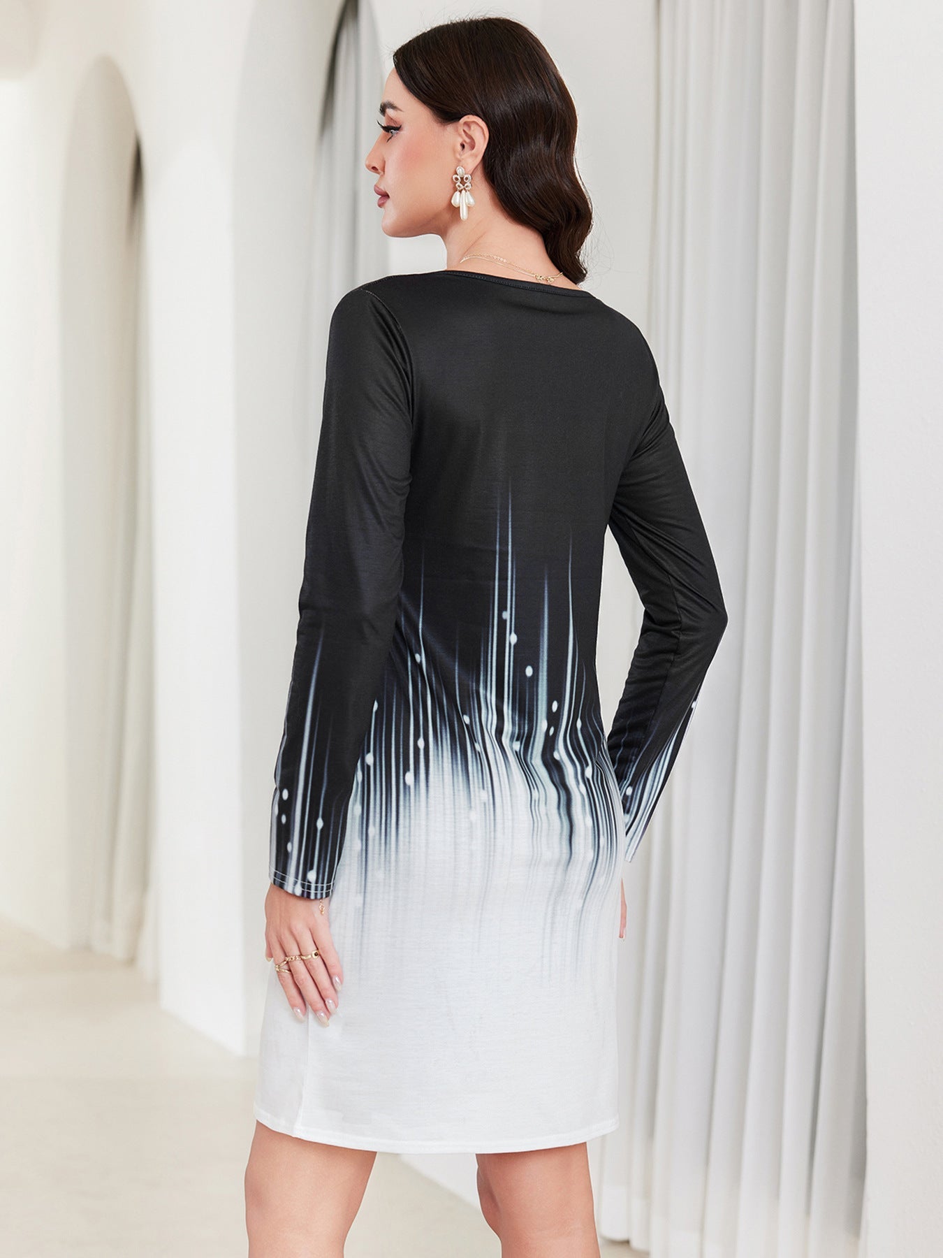 V-neck Black And White Meteor Long Sleeve Slim Fit Dress